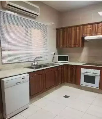 Residential Ready Property 2 Bedrooms U/F Apartment  for rent in Al Sadd , Doha #7312 - 1  image 